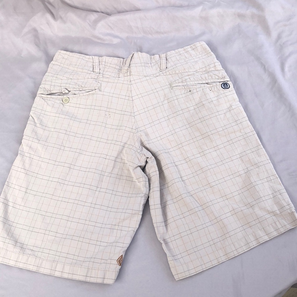 Volcom shorts - Picture 2 of 3